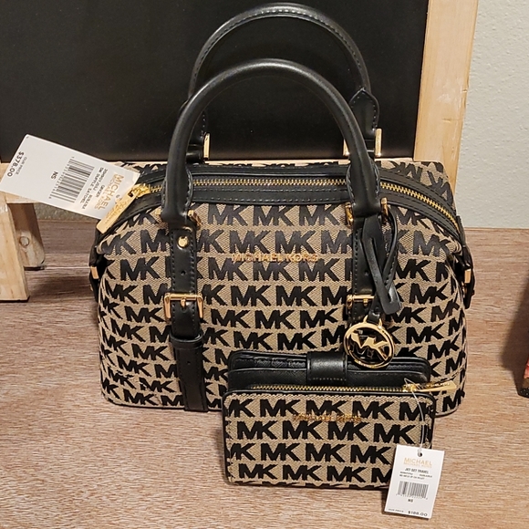 Michael Kors Handbags - NWT! MICHAEL KORS GINGER SM DUFFLE SATCHEL ONLY (FIRM PRICE)